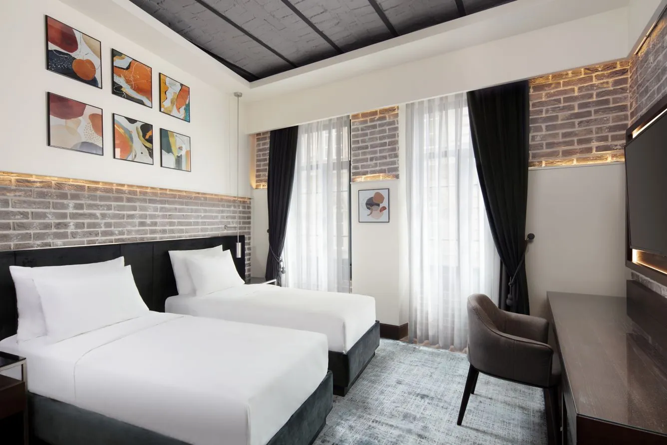Karaköy Banque Adjoining Twin bedroom with twin beds